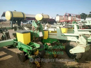 Prys verlaag !!Orthman 6 ry 91 striptil het John Deere 1750 planter op R360 000&#43; btw