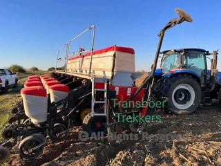 Prys verlaag !!Baie mooi Jumil 2017 model planter Min geplant en Plantgereed