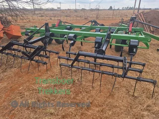 19 tand Hidroliese Vibroflex met harkiesBaie goeie toestand