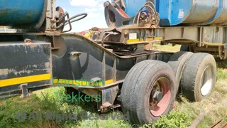 2010 Kearney 45 kub m Side tipperPapiere in ordeHidrolies in goeie weekende rowatandGebruik vir graa