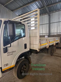 2021 Isuzu NPS 300 4×4105 000kmKom met beesraam