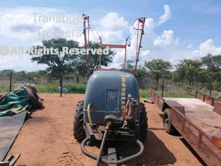 2000L 14m boom Spuit met Jacto pomp