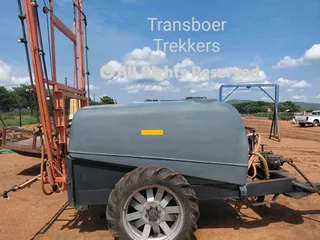 2000L 14m boom Spuit met Jacto pomp