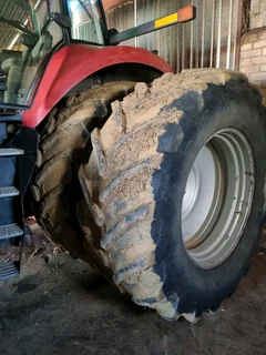 Case 310Jaar model 2009Met AutosteerUre 7200