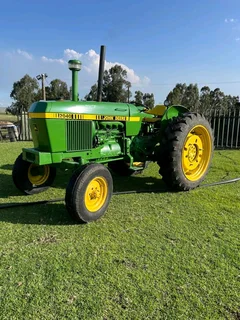 1981 John Deere  2040Onbekende kilos met hydraulics en meganies in goeie werkende toestand