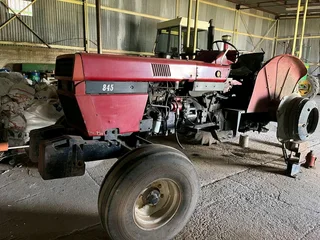 Case 845 trekkerWerkende toestandAgterband kom saam