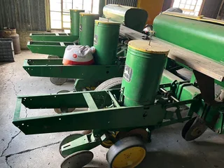 4ry John Deere 7000 planter