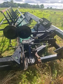 2 x 6m Macdon platsnyersBaie goeie toestand