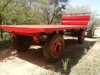 7 ton Platbak Plaaswa5.3m lank - Sterk aste