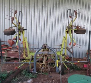 Claas Volto 55 Tedder