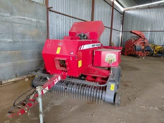 Massey Ferguson 1840 balerBaie goeie toestand