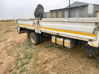 2022 FAW 8.140 5ton trok215 000 kmBaie goeie toestand