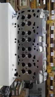 NISSAN NP300 / NAVARA 2.5DCi CYLINDER HEAD - YD25