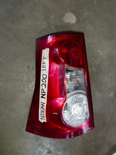 NISSAN NP200 LEFT TAILLIGHT