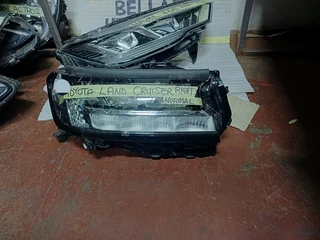 TOYOTA LANDCRUISER LC300 RIGHT NORMAL HEADLIGHT 2022 2023 2024 MODEL