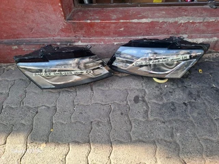 Audi Q5 Left  Xenon Headlight 2008 2010 2011 2012 Model