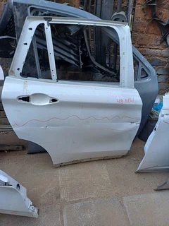 BMW X1 F48 F49 FRONT RIGHT DOOR