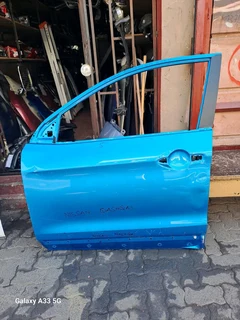 TOYOTA LAND CRUISER BAKKIE 70 76 77 78 79 SERIES FRONT LEFT DOOR