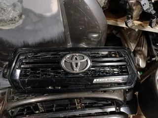 TOYOTA HILUX GD6 LEGEND 50 FRONT GRILL