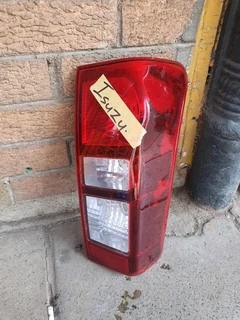 ISUZU D-MAX RIGHT NORMAL TAILLIGHT TOYOTA COROLLA CROSS LEFT OUTER TAILLIGHT