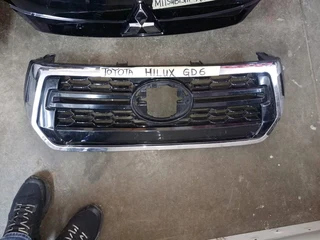 MITSUBISHI XPANDER CROSS FRONT GRILL 2021 2022 2023 MODEL