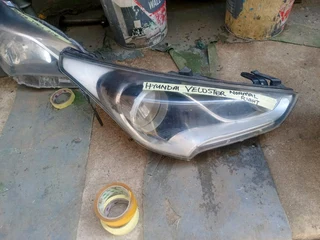 Hyundai Veloster Right Normal Headlight 2011 2012 2013 2014 2015 2016 2017 Model
