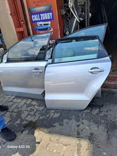 VW POLO 6 COMPLETE FRONT LEFT DOOR