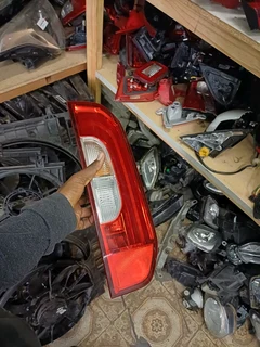 MERCEDES BENZ X CLASS W470 BAKKIE RIGHT LED TAILLIGHT 2018 2019 2020 2021 2022 2023 MODEL