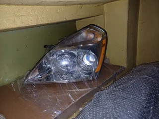 Kia Sedona Left Projector Headlight 2006 2007 2008 2009 2010 2011 2012 2013  Model