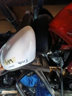 FORD FIESTA MK8 LEFT SIDE MIRROR 2017 2018 2019 2020 2021 2022 MODEL