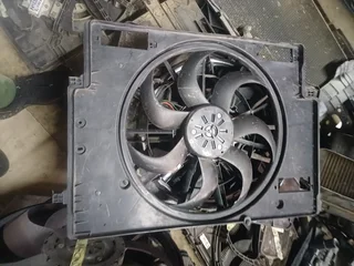 VOLVO XC40 D3 RADIATOR FAN 2017 2018 2019 2020 2021 2022 2023 2024 MODEL