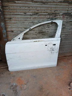 Jaguar Xf X260 Front Left Door 2016 2017 2018 2019 2020 2021 2022 2023 Model