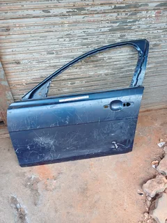 Jaguar Xe X760 Front Left Door 2014 2015 2016 2017 2018 2019 2020 2021 2022 2024 Model