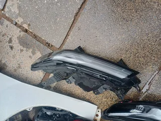 TOYOTA STARLET CROSS LEFT LED HEADLIGHT 2024 2025 MODEL