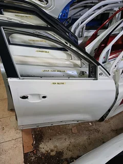 FORD RANGER T9 WILDTRACK PLATINUM FRONT RIGHT DOOR 2022 2023 2024 2025 MODEL