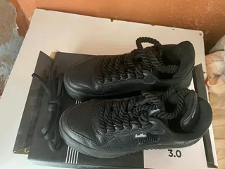 NOW SELLING BATHU JOURNEY 3.0 SNEAKERS SIZE 3