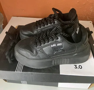 NOW SELLING BATHU JOURNEY 3.0 SNEAKERS SIZE 3