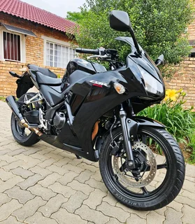 2015 Honda Cbr300r - Urgent Sale!!!