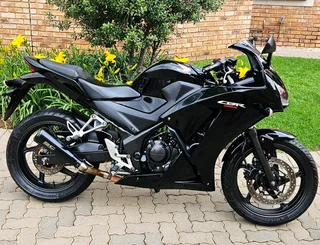 2015 Honda CBR300R - URGENT SALE!!!