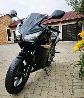 2015 Honda CBR300R - URGENT SALE!!!