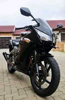 2015 Honda CBR300R - URGENT SALE!!!