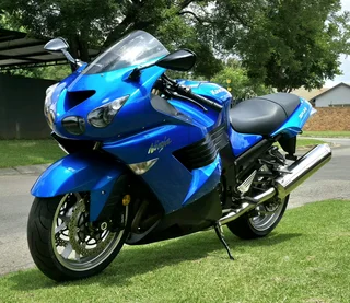 2013 Kawasaki NINJA ZX14R- COLLECTORS BIKE! - URGENT SALE!