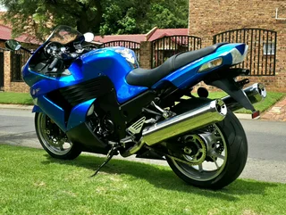 2013 Kawasaki NINJA ZX14R- COLLECTORS BIKE! - URGENT SALE!