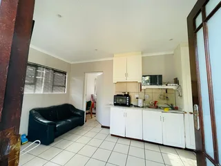 Single room in a two bedroom flat in Summerst