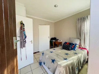 Single room in a two bedroom flat in Summerst