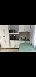 En-suite room available in Summe