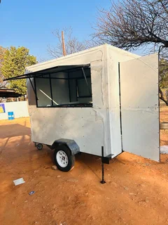 FOOD TRAILER