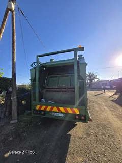 2019 - Ad posted by thato.luyanda.9 icloud.com