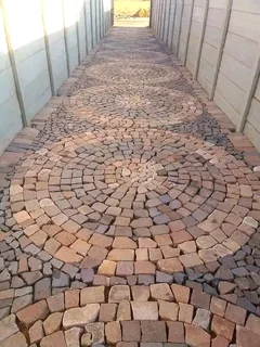 Cobble half brick paving,