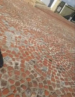 Cobble half brick paving